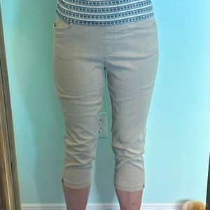 Juniper + Lime Capris